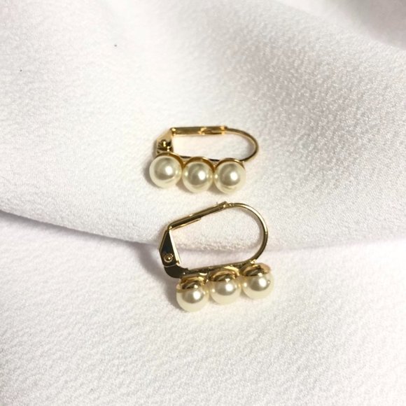 Jewelry - 18k Gold Filled Pearl Earrings